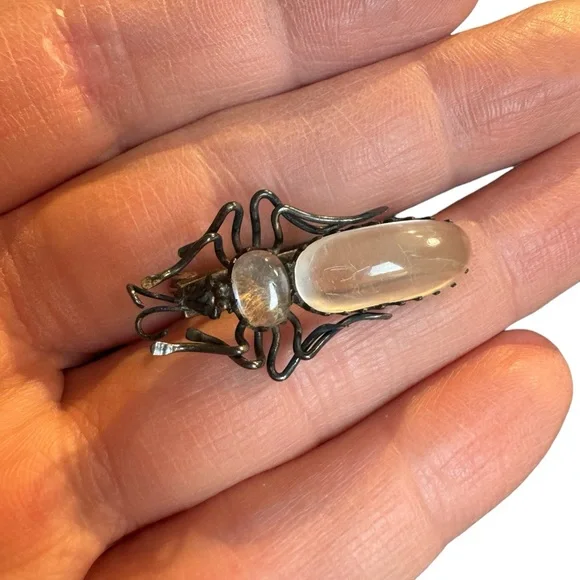 A lovely antique moonstone spider brooch art deco bug silver - Picture 2 of 2
